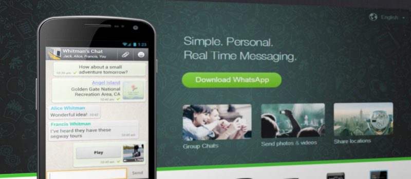 ChatGPT手机App界面截图，展示iOS和Android两个平台的对话界面，左侧iPhone深色模式，右侧Android浅色模式，画面清晰专业